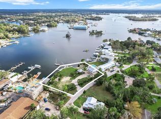 519 NW 7th Ave, Crystal River, FL 34428