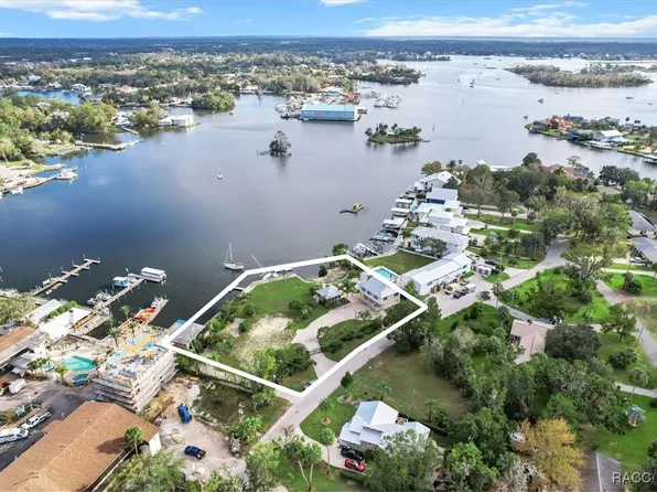 519 NW 7th Ave, Crystal River, FL 34428