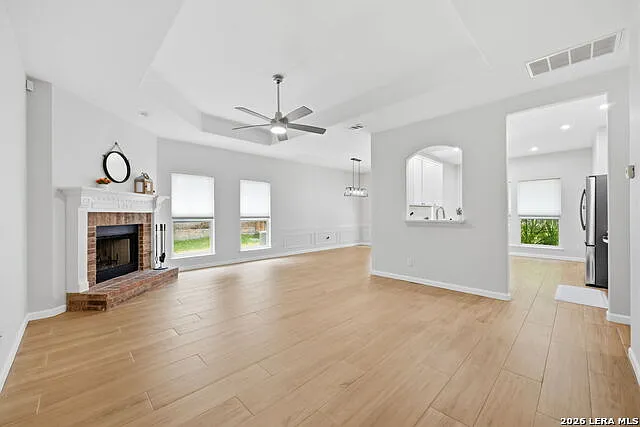 3 bed, 2.0 bath, 1528 sqft, $2,000 — Photo 2