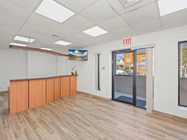 248 Avenue P image 24 of 51