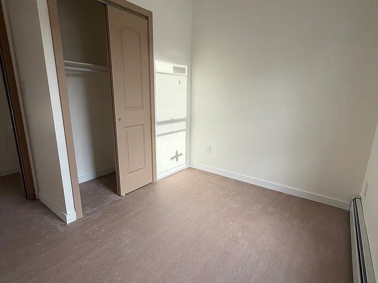 195 Avenue U #3R — Photo 6
