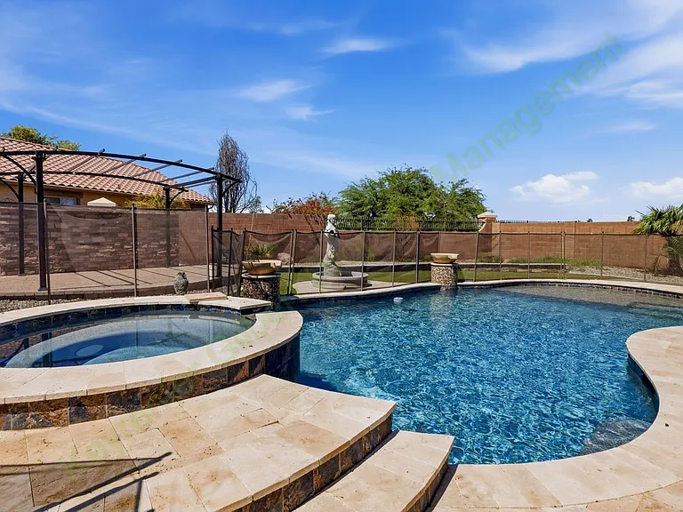 3829 E Packard Dr — Photo 2