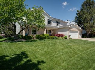 8 Brittany Ct, Bloomington, IL 61704