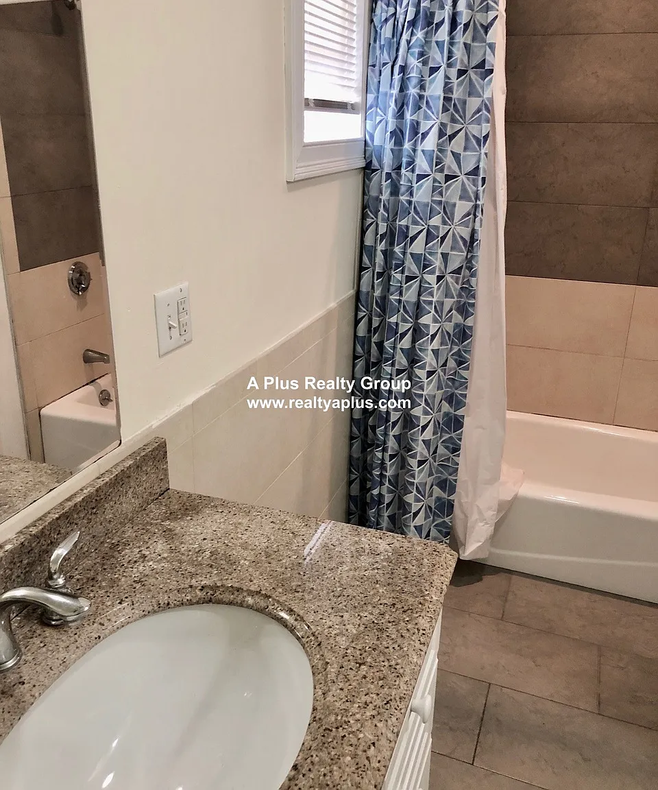 14 Schiller St — Photo 2