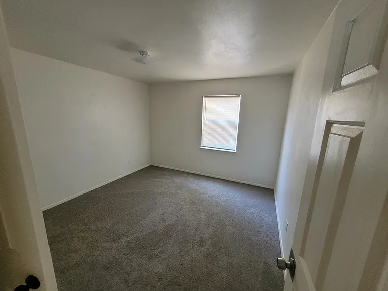8554 Executive Dr — Photo 7