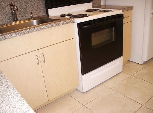 5th image of 2160 NE 56th St APT 2