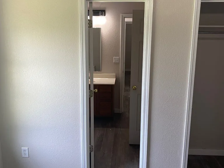 4866 Richmond Dr — Photo 21