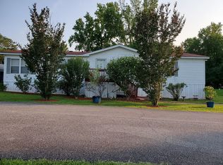 17 Stewart Ln SE, Acworth, GA 30102