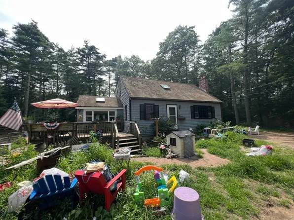 50 Forest St, Carver, MA 02330