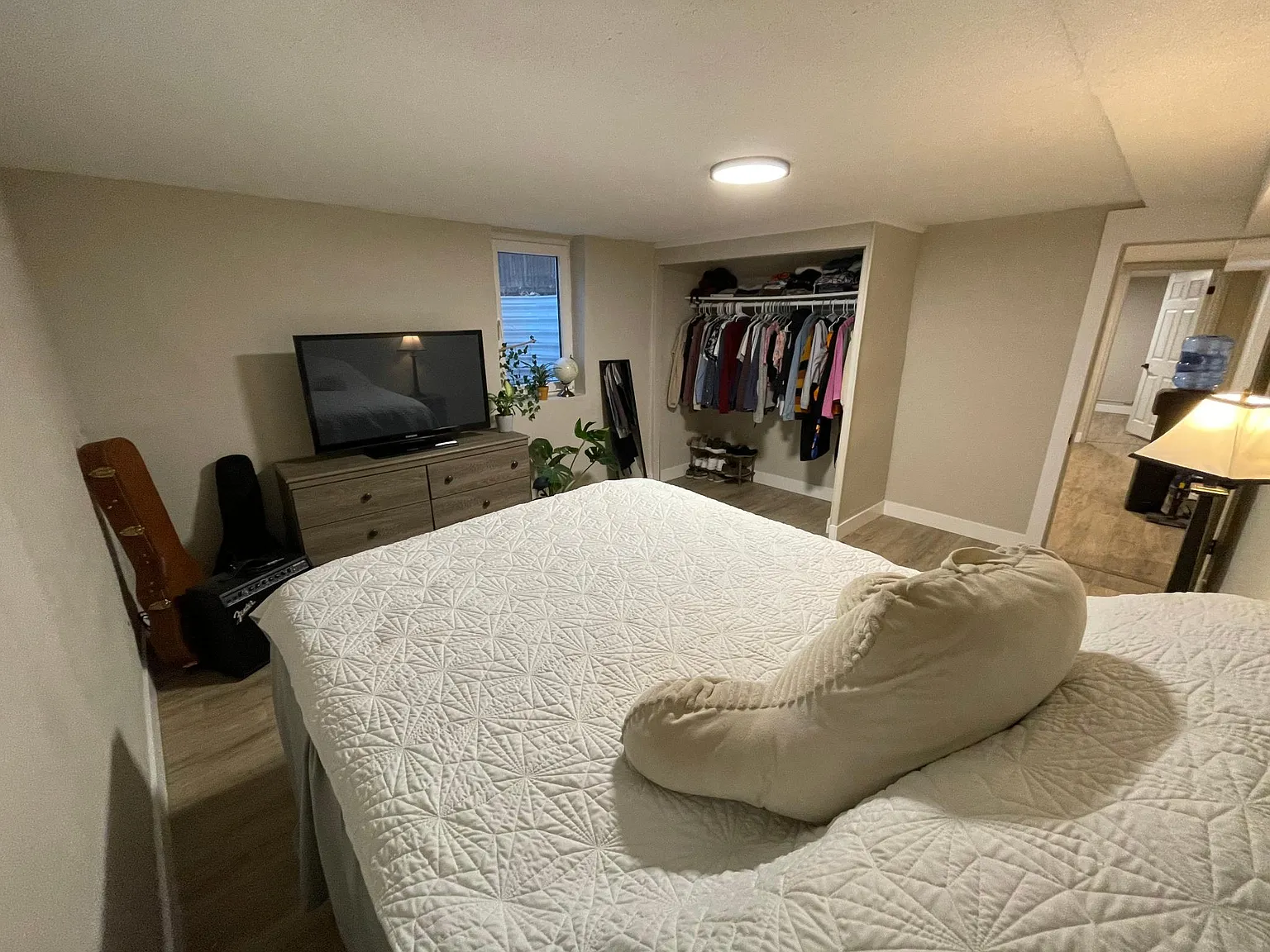 3 bed, 1100 sqft, $1,900 — Photo 3