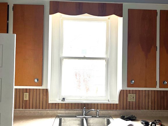 Spacious Kitchen with Gas Stove and refrigerator included