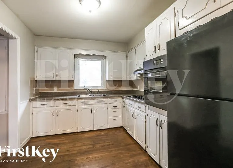 5915 Harvard Ave — Photo 7