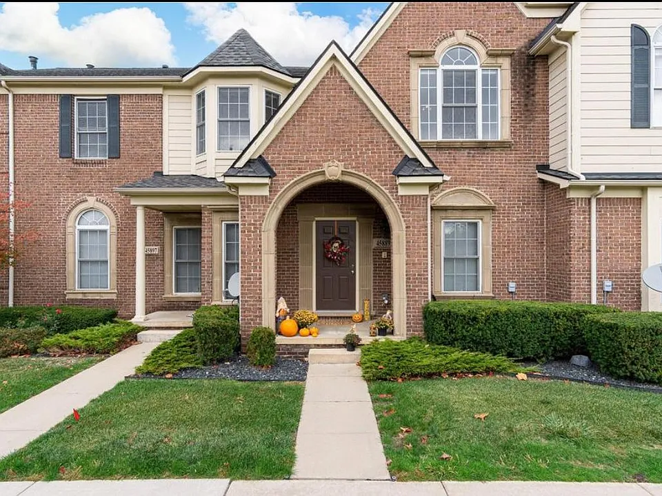 45889 Graystone Ln