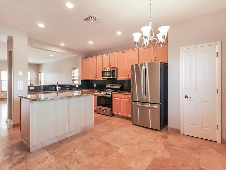 3670 S Western Way — Photo 7