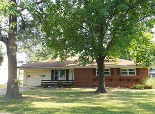 1213 Killarney Dr, Greenville, IL 62246