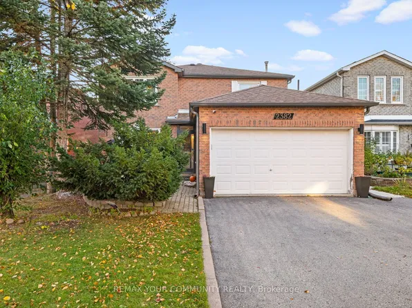 2382 Annan Woods Dr, Pickering, ON L1X 2K7