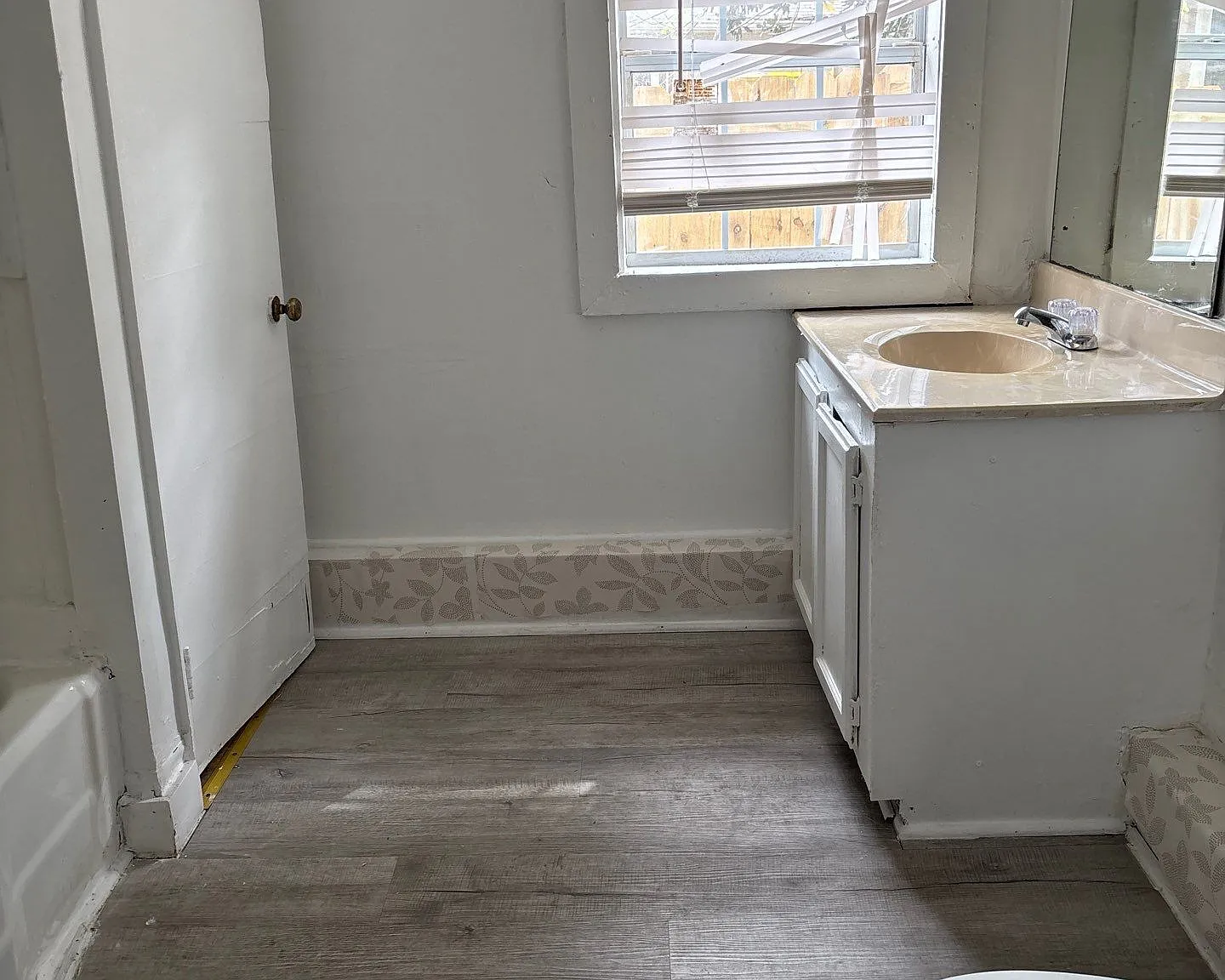 1105 North McLemore Avenue. - Brownsvil — Photo 4