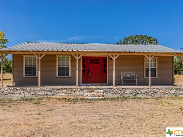 902 S Lovers Ln, Gatesville, TX 76528
