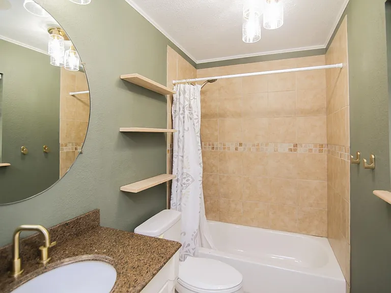 413 Woodway Ln — Photo 15