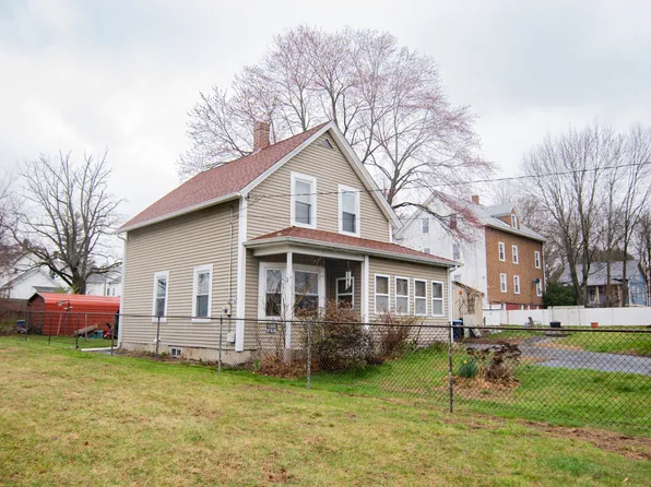 20-1/2 Cleveland Street, Putnam, CT 06260