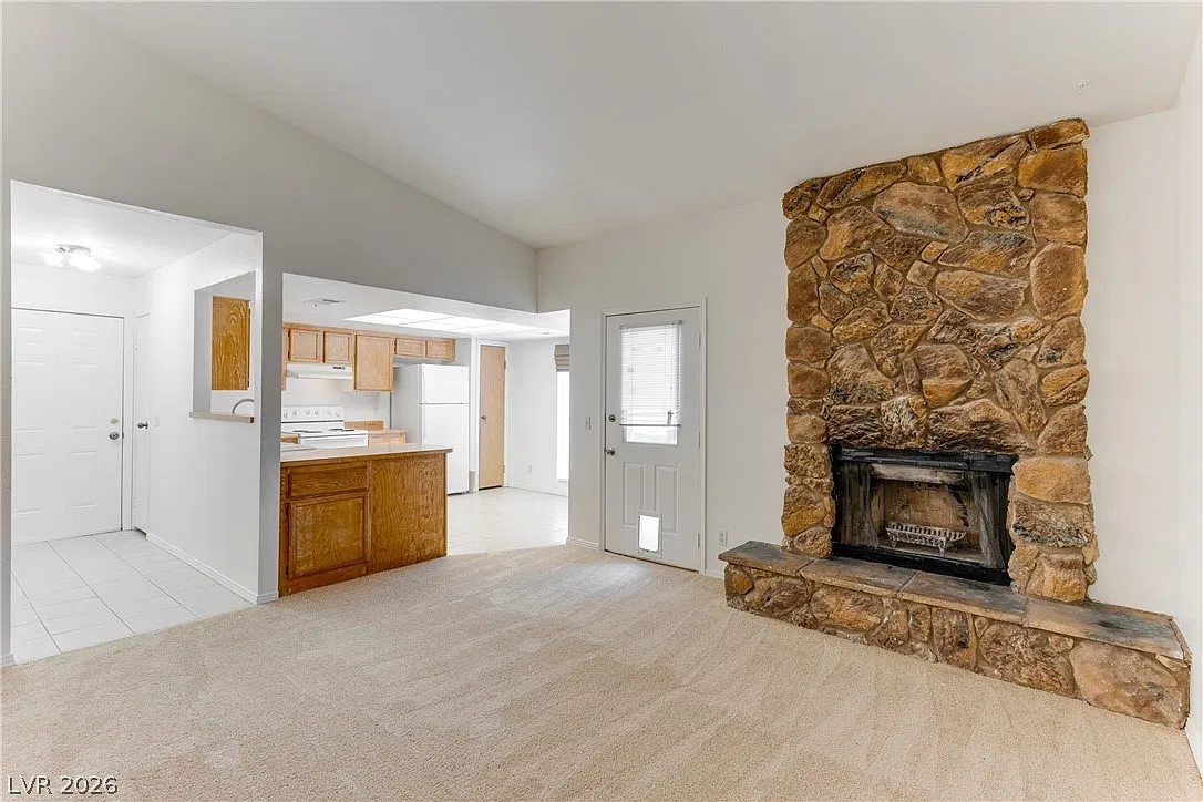 2 bed, 2.0 bath, 1038 sqft, $1,350 — Photo 4