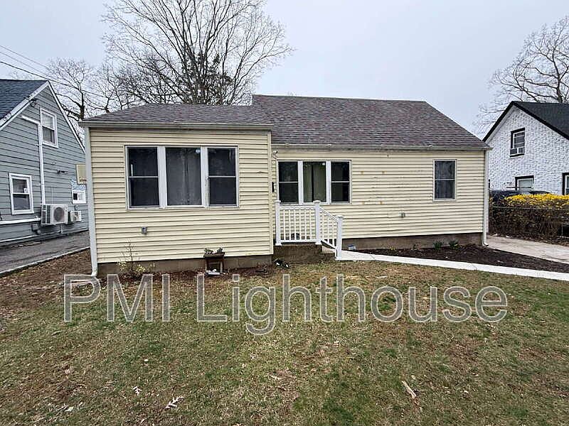 1st image of 115 8th Ave