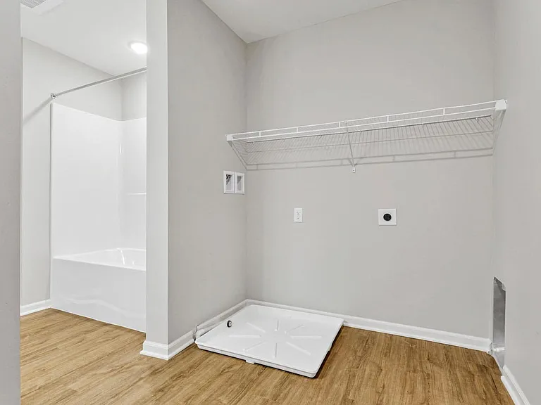 Lockbourne Greene — Photo 20