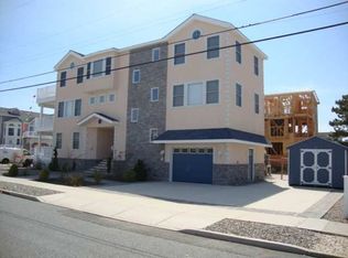 8702 Pleasure Ave, Sea Isle City, NJ 08243