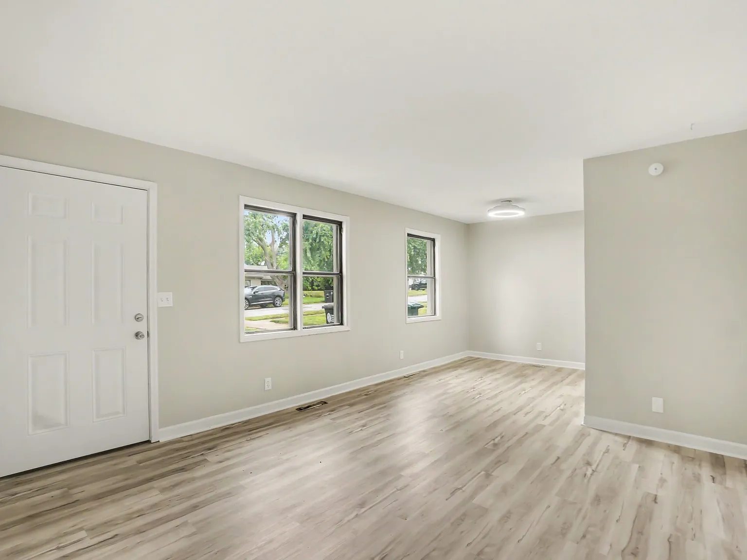 3 bed, 1014 sqft, $1,800 — Photo 3