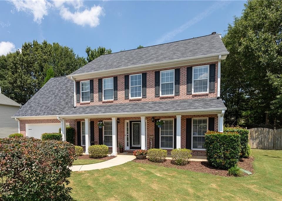 1st image of 105 Graymist Ln
