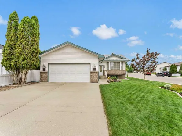 2 W Hunter Ct NE, Medicine Hat, AB T1C 1W5