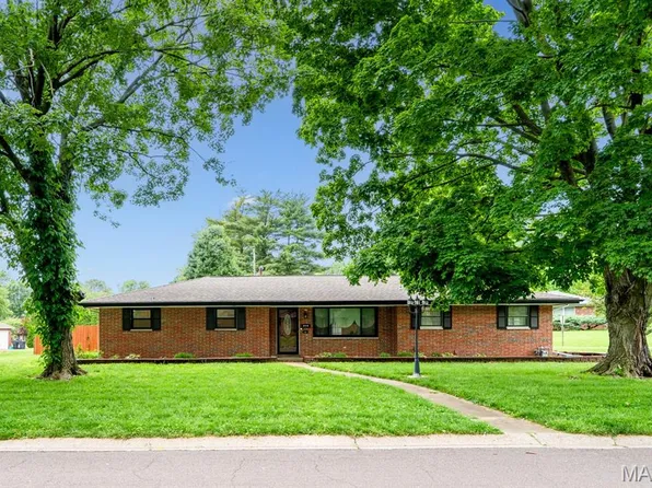 232 Springdale Dr, Belleville, IL 62223