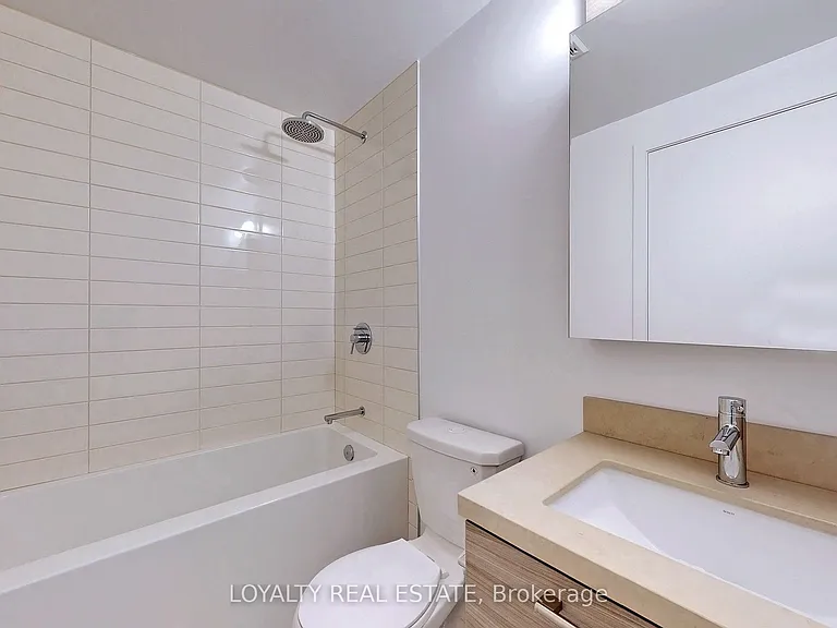2221 Yonge St #1705 — Photo 24