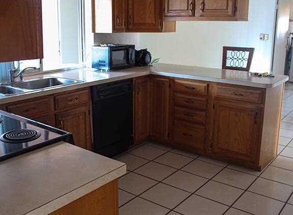 4th image of 8646 NW 25th Ct