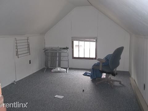 Attic bedroom (480x360)