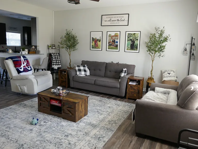 123 Bay Leaf Dr — Photo 2