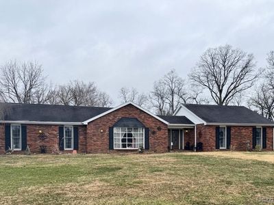 10669 W SR 256, Lexington, IN, 47138