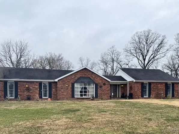 10669 W SR 256, Lexington, IN 47138