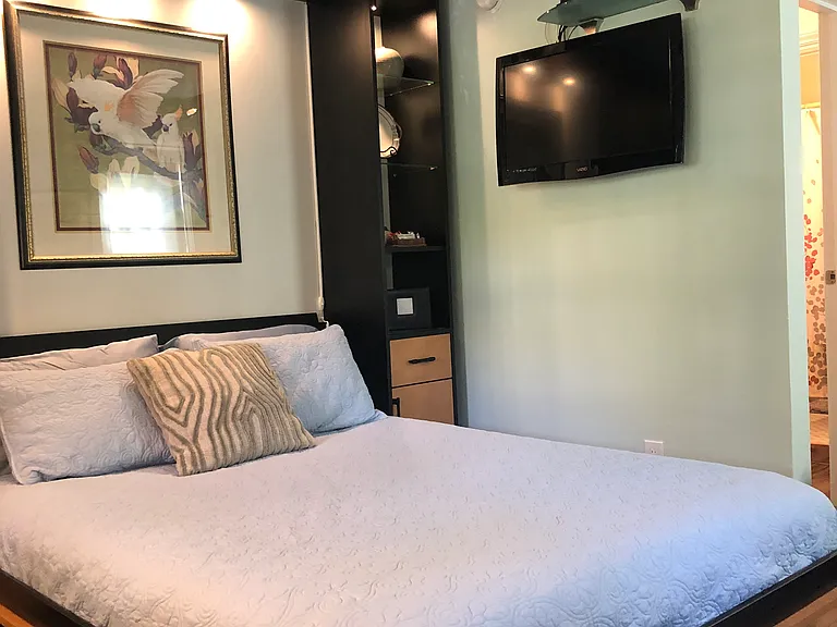 208 10th Ave N #210 — Photo 1