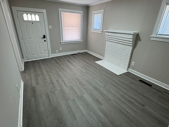 3rd image of 3216 Tuxedo Blvd