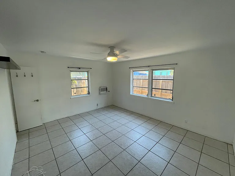 1425 Madison St #C — Photo 12