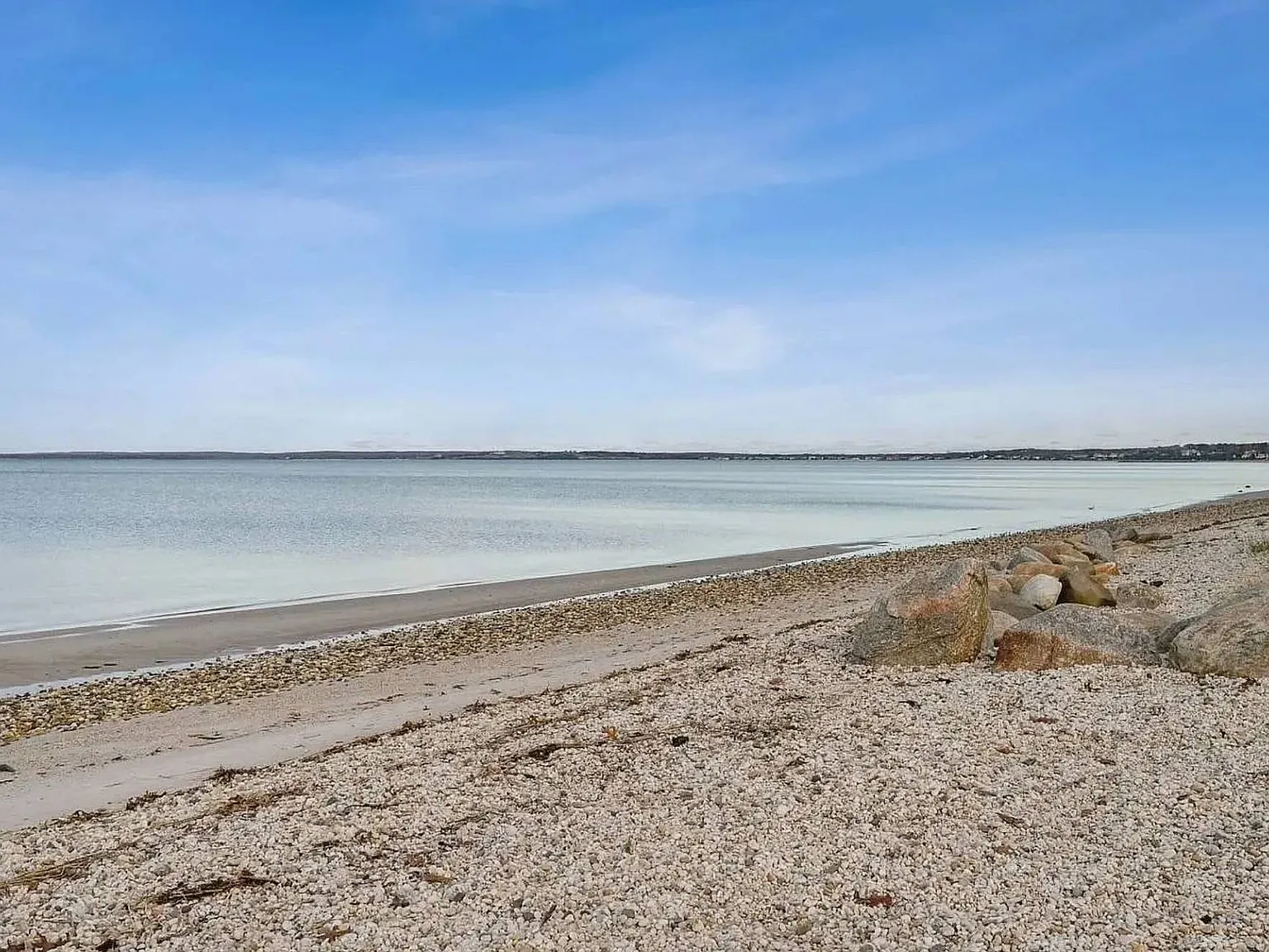 2 bed, 1.0 bath, $4,000 — Photo 2