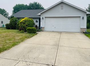 612 Woodfield Cir, Avon, IN