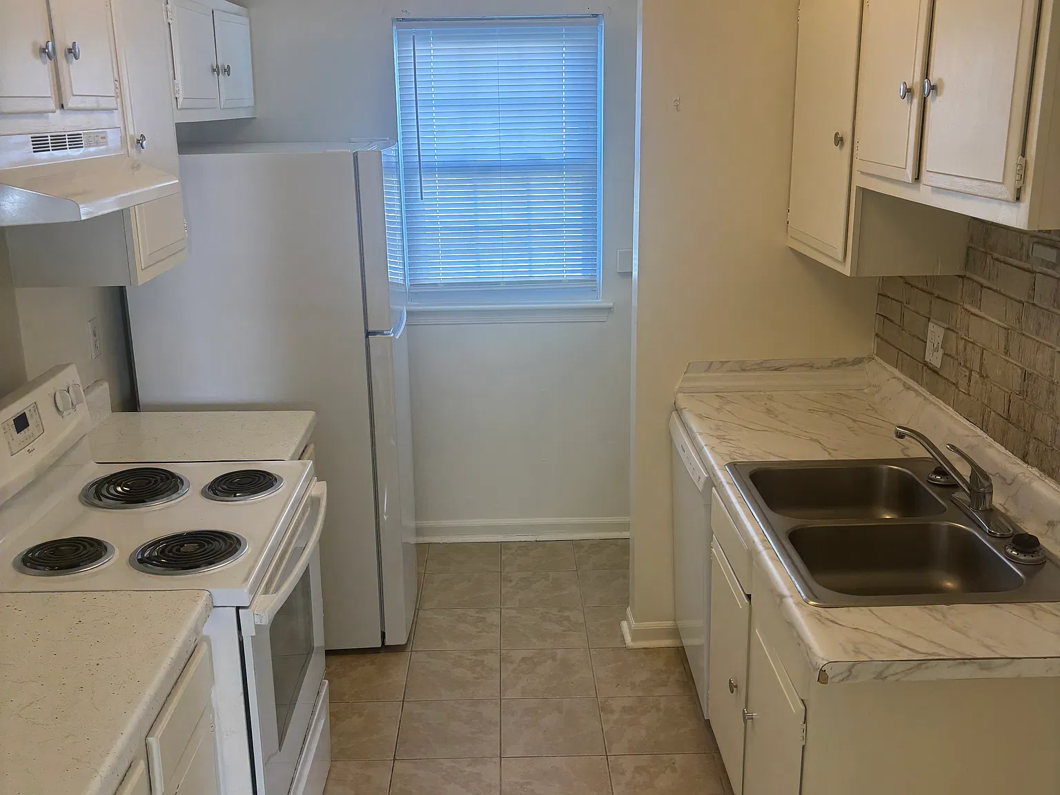 3 bed, 2.5 bath, 1344 sqft, $1,850 — Photo 4
