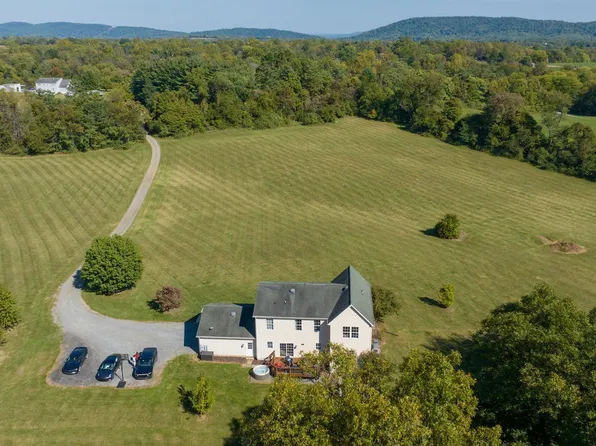 12621 Downey Mill Rd, Lovettsville, VA 20180