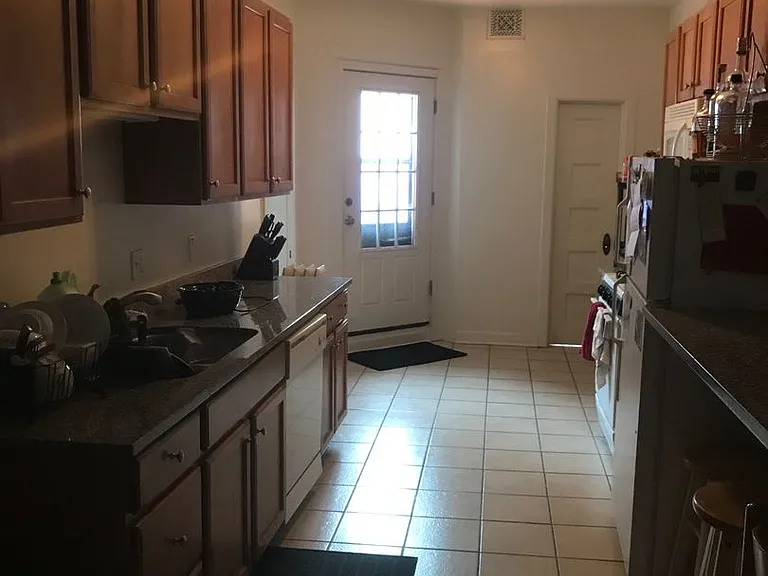 1030 N Marshall St — Photo 5