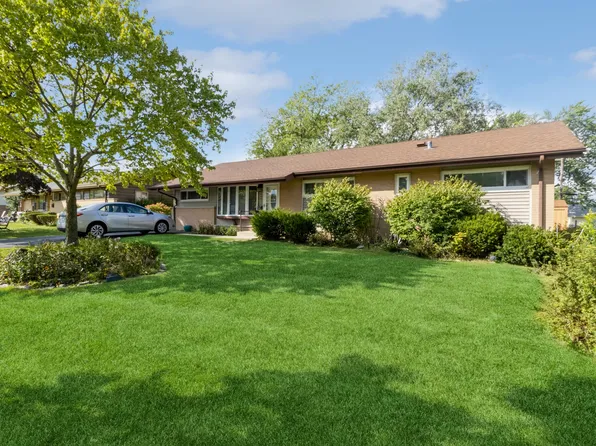 540 Newark Ln, Hoffman Estates, IL 60169