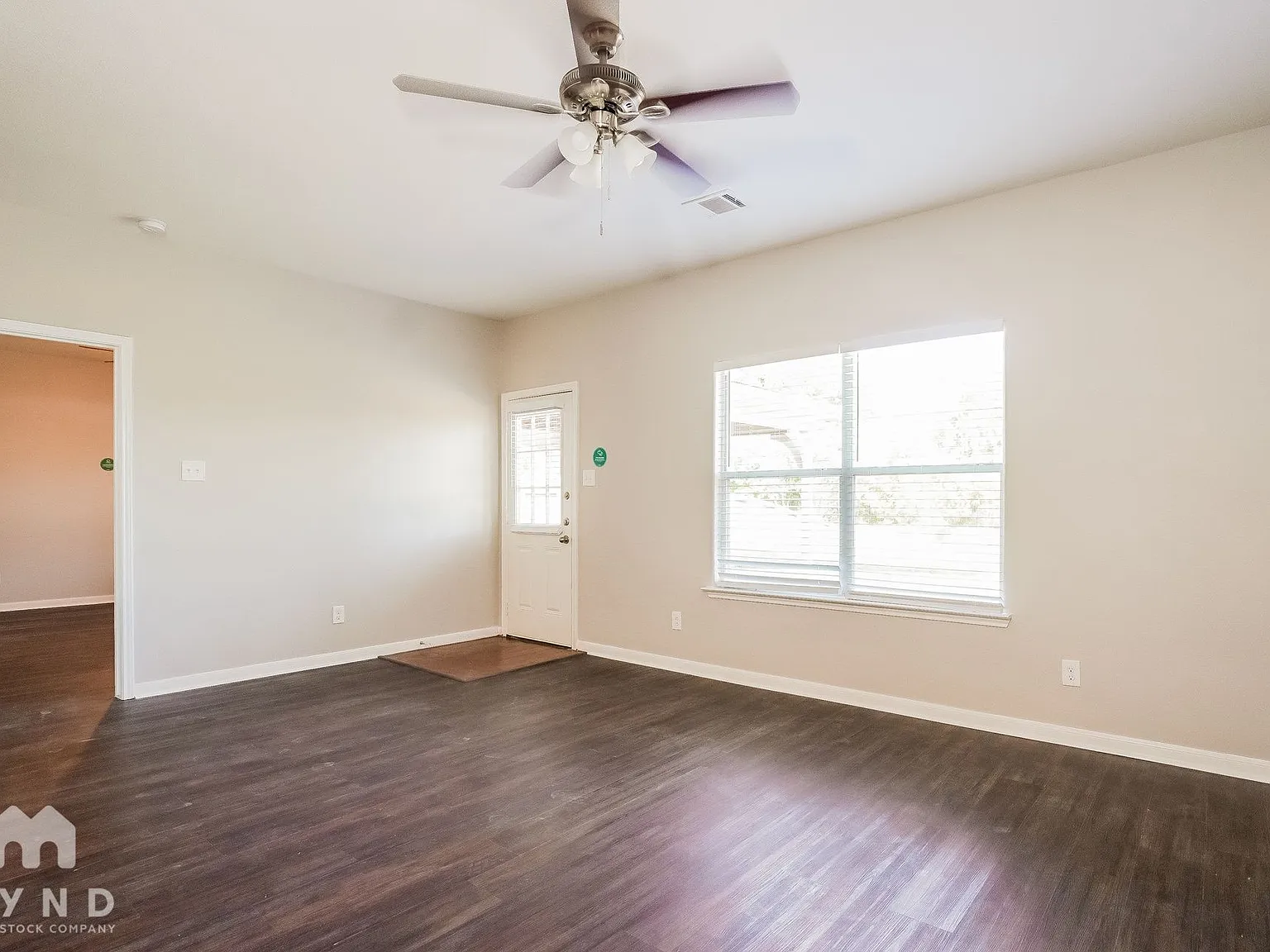 4 bed, 2.5 bath, 2593 sqft, $2,465 — Photo 4