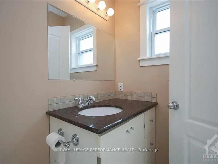 736 Cooper St W #2 — Photo 12