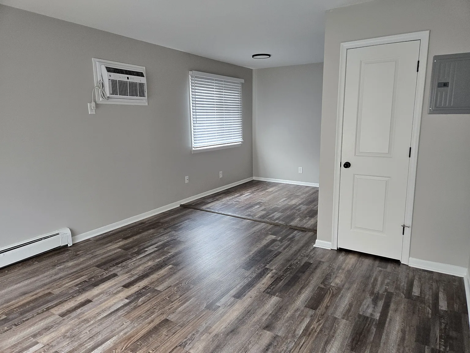 2 bed, 1050 sqft, $1,350 — Photo 3